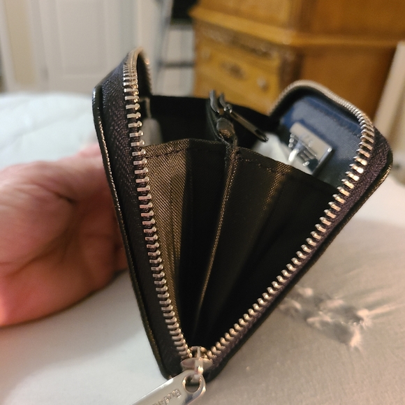 Disney Wallet Brand New With Tags - Picture 4 of 6